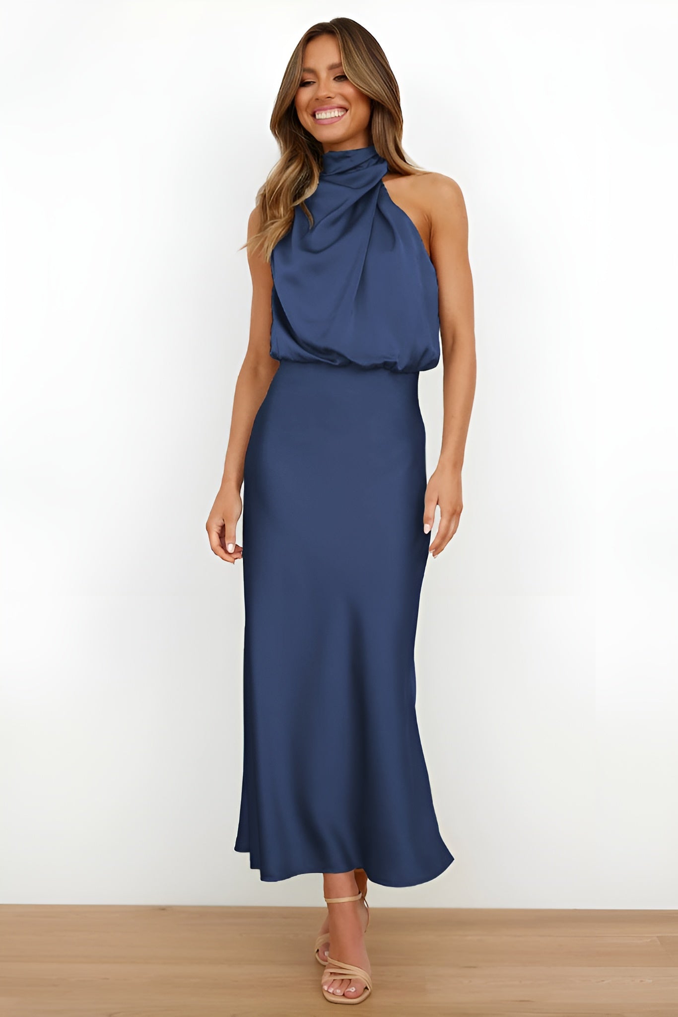 Olivia™ | Robe longue en satin dos nu