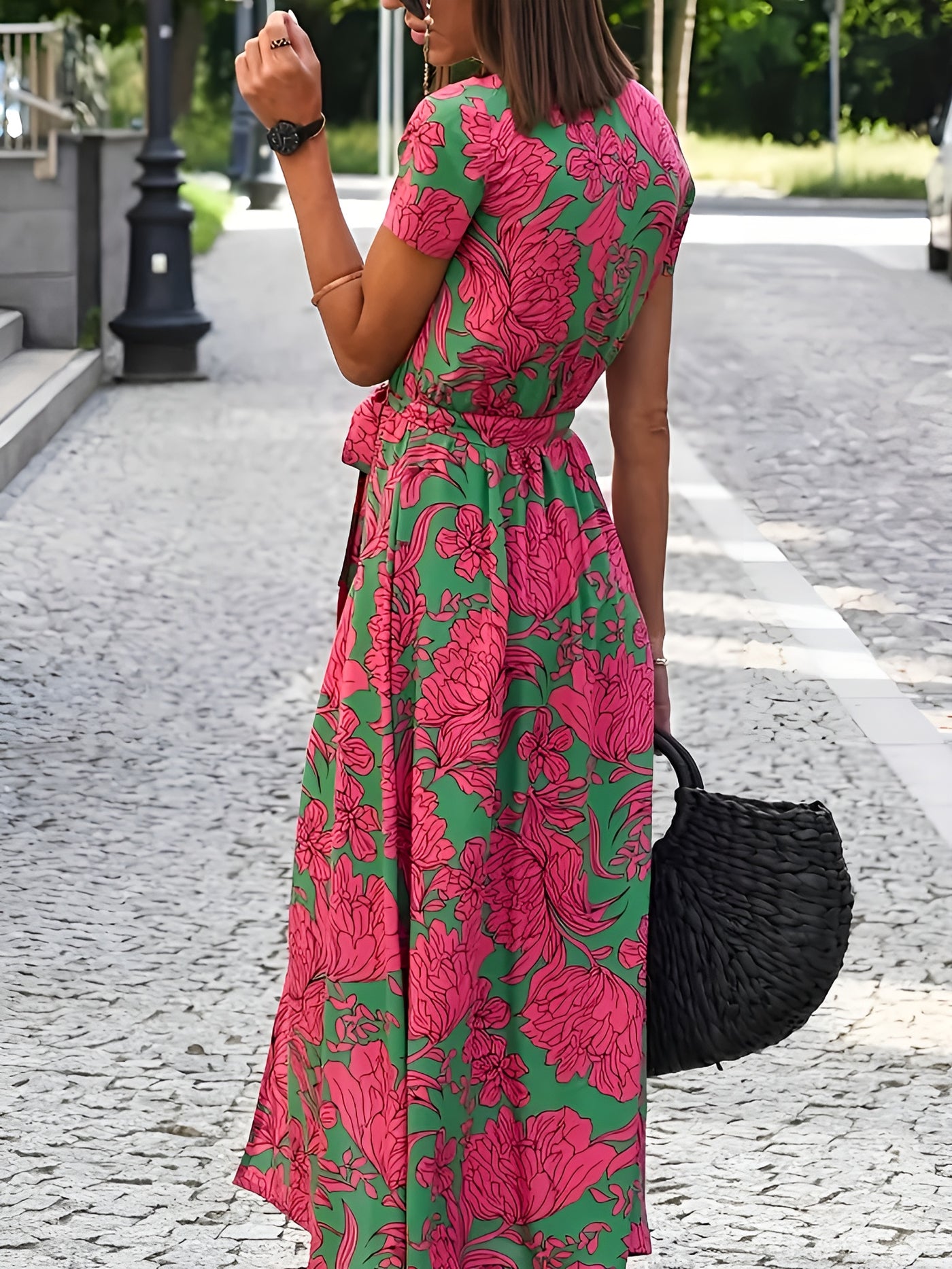 Léonie™ | Robe fleurie à col en V