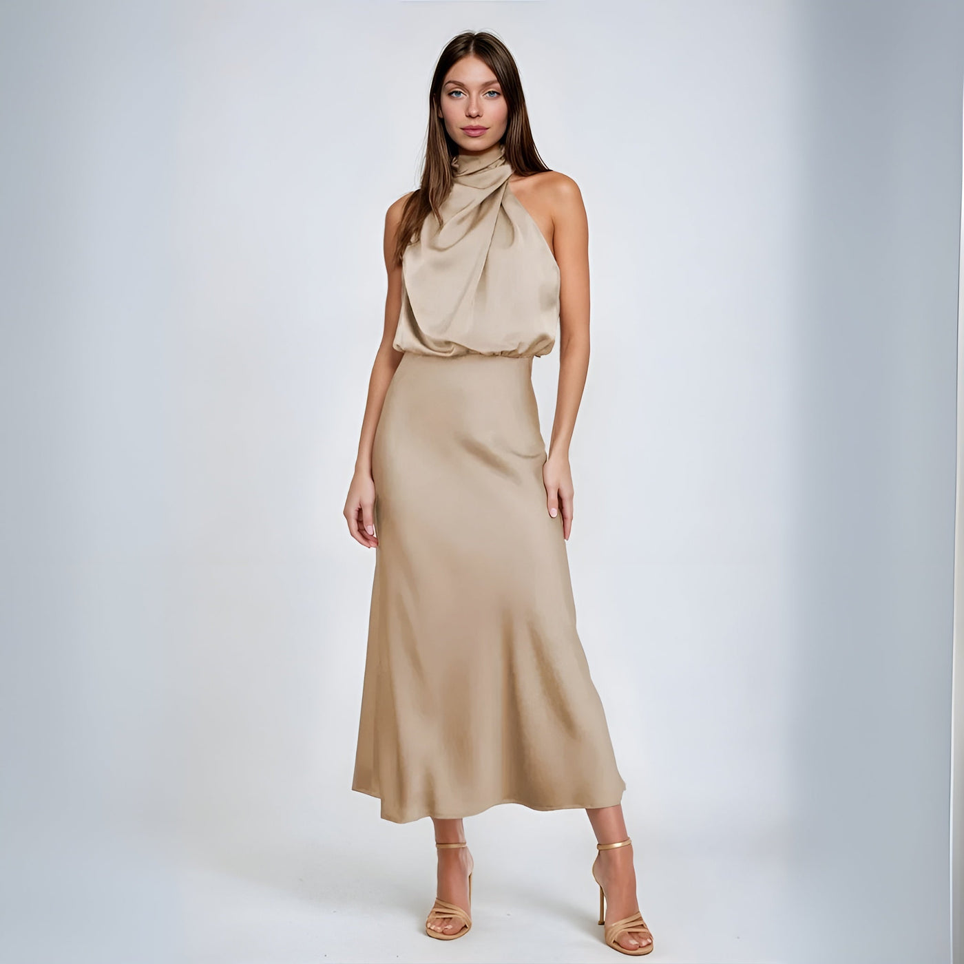 Olivia™ | Robe longue en satin dos nu