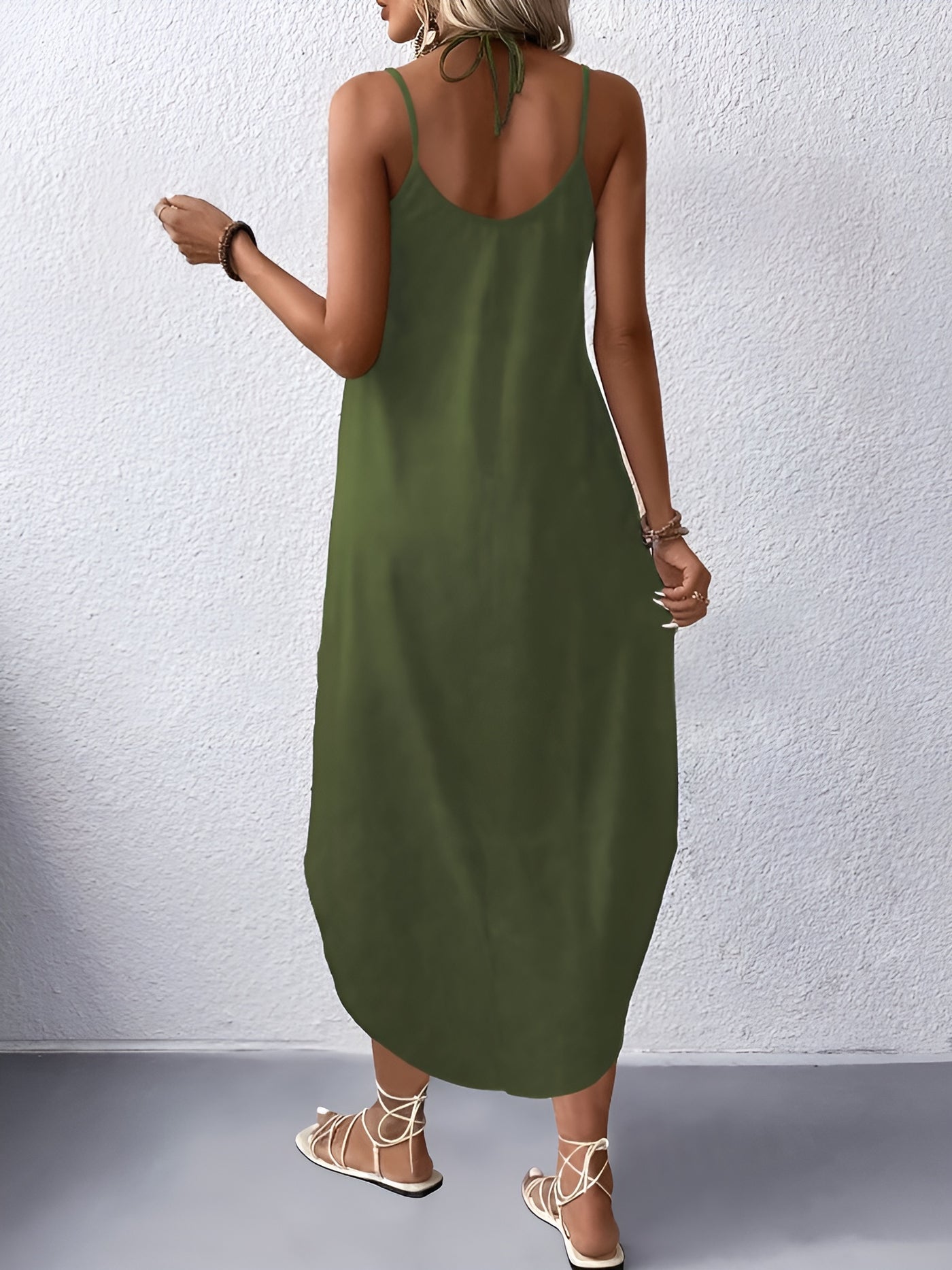 Cécile™ | Robe caraco unie à ourlet arrondi