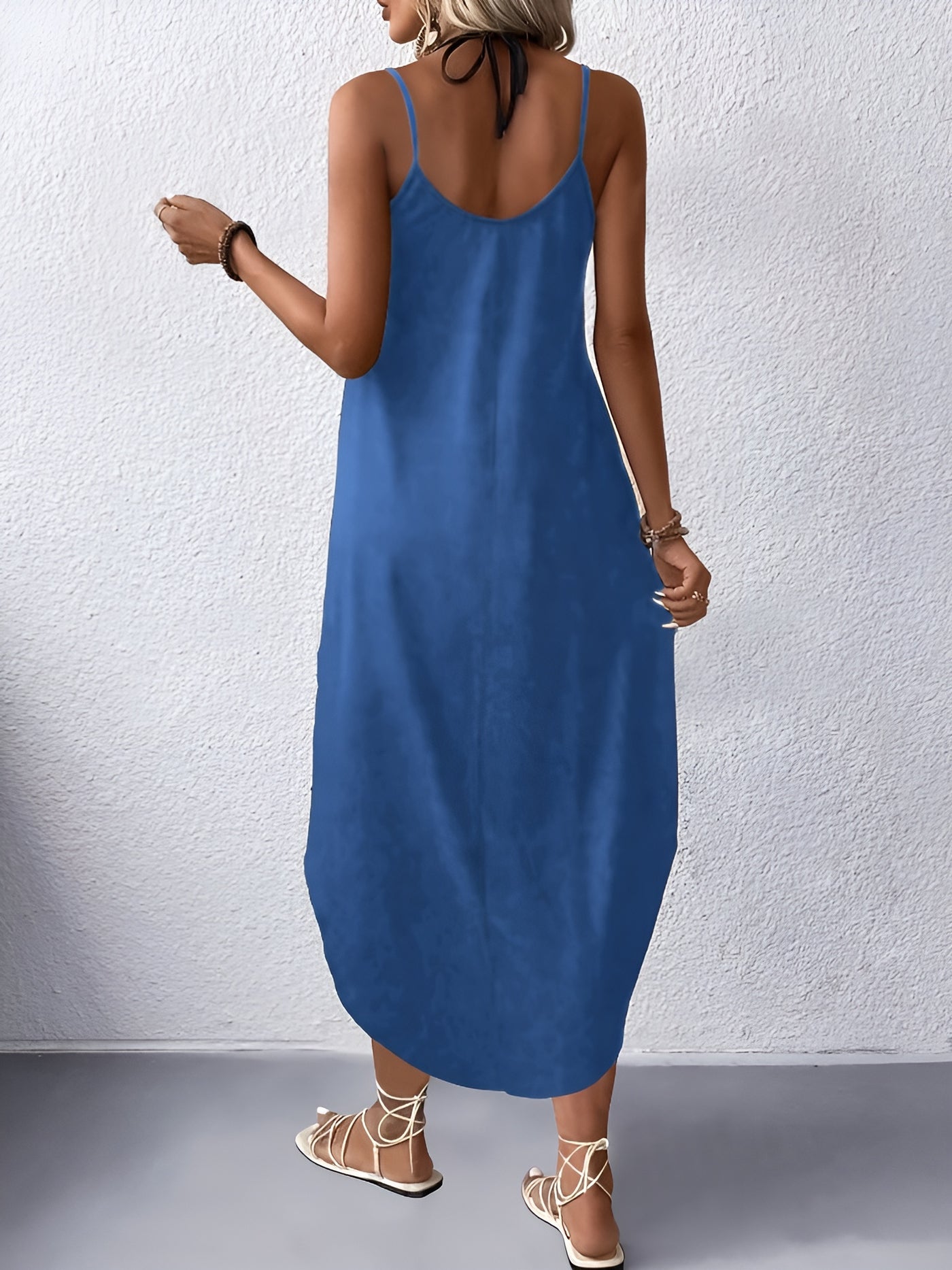 Cécile™ | Robe caraco unie à ourlet arrondi