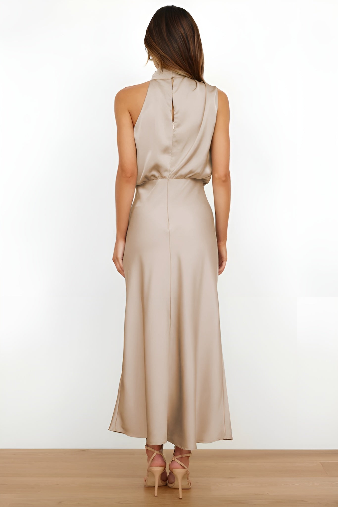 Olivia™ | Robe longue en satin dos nu