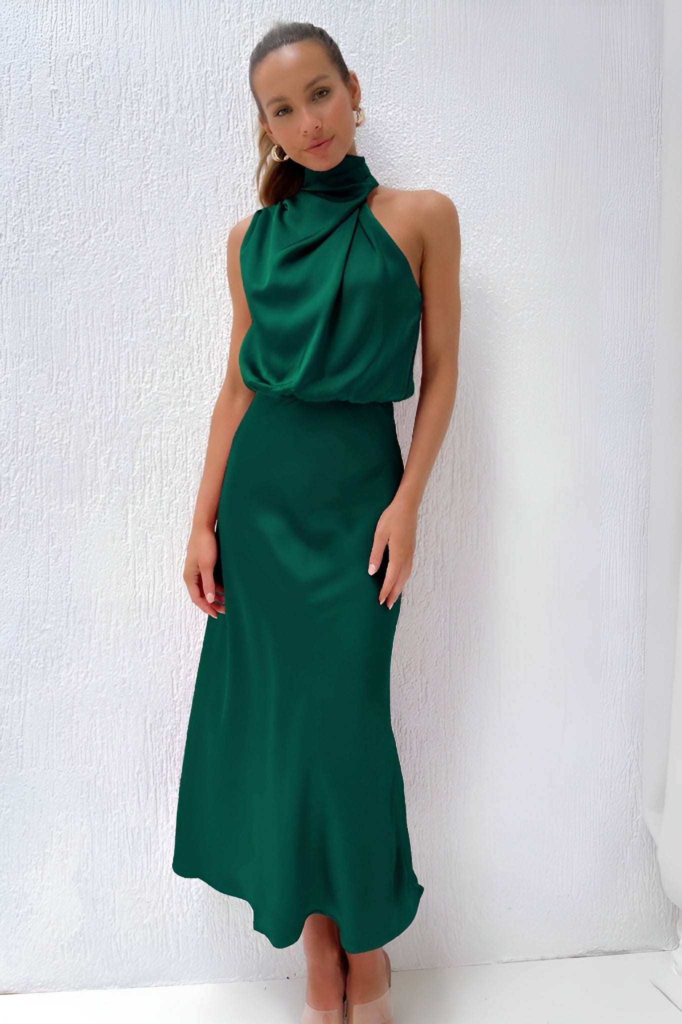 Olivia™ | Robe longue en satin dos nu