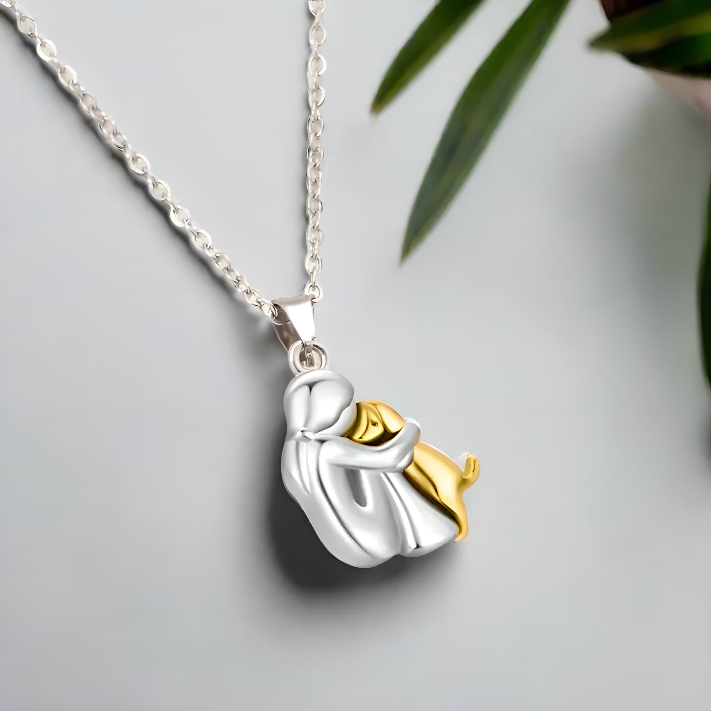Justine™ | Collier avec un pendentif en forme de chien