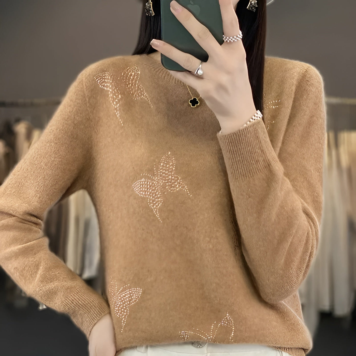 Bella™ | Pull papillon au design luxueux