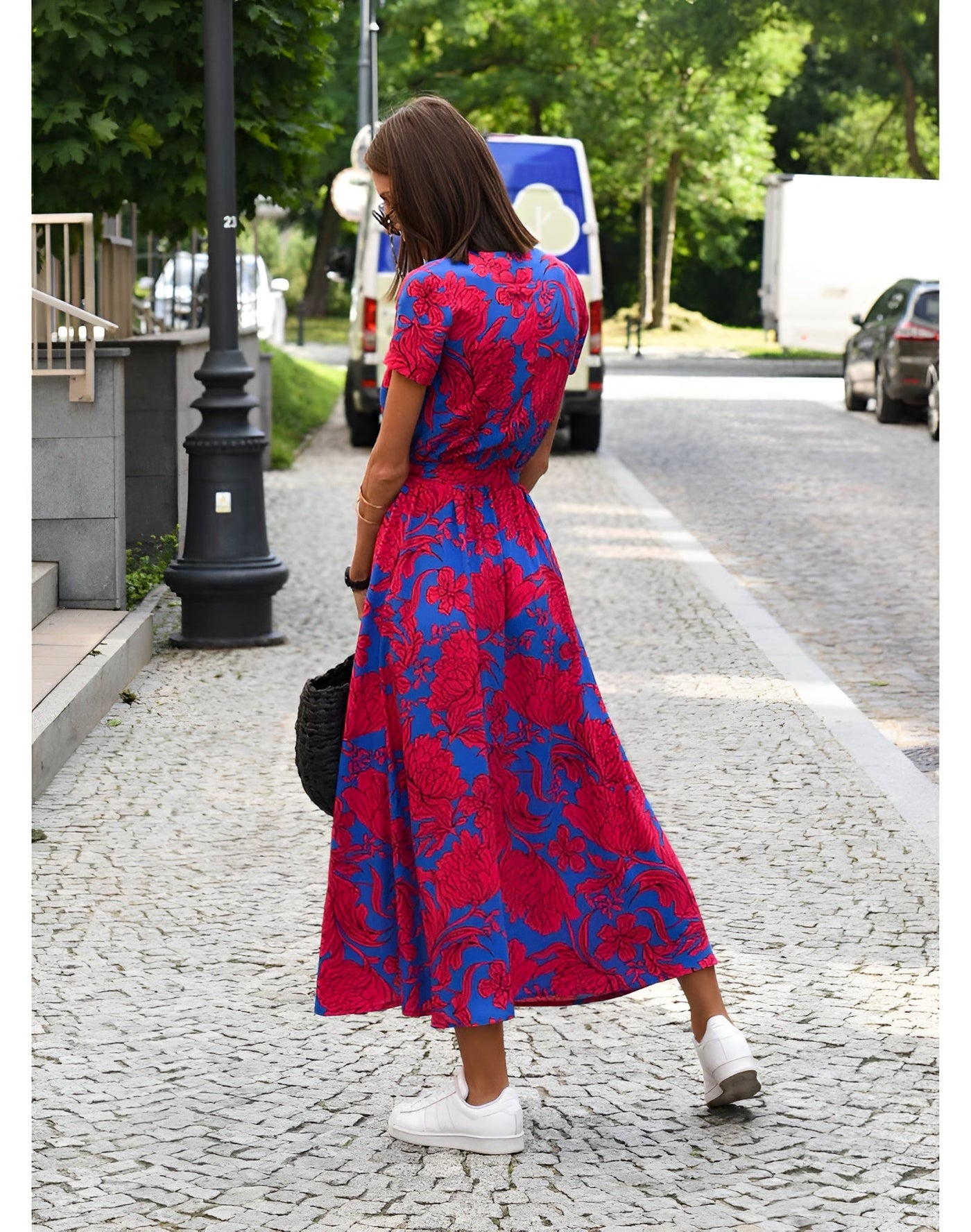 Gisèle™ | Robe élégante à col en V