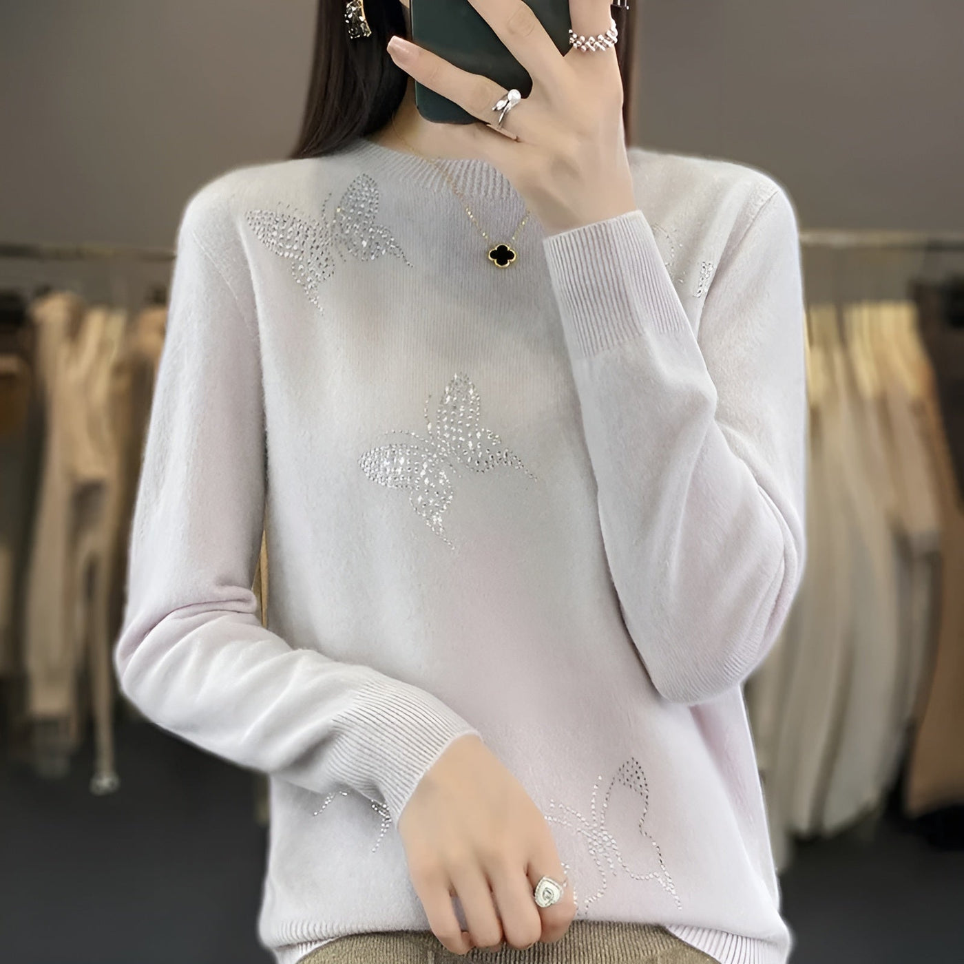 Bella™ | Pull papillon au design luxueux