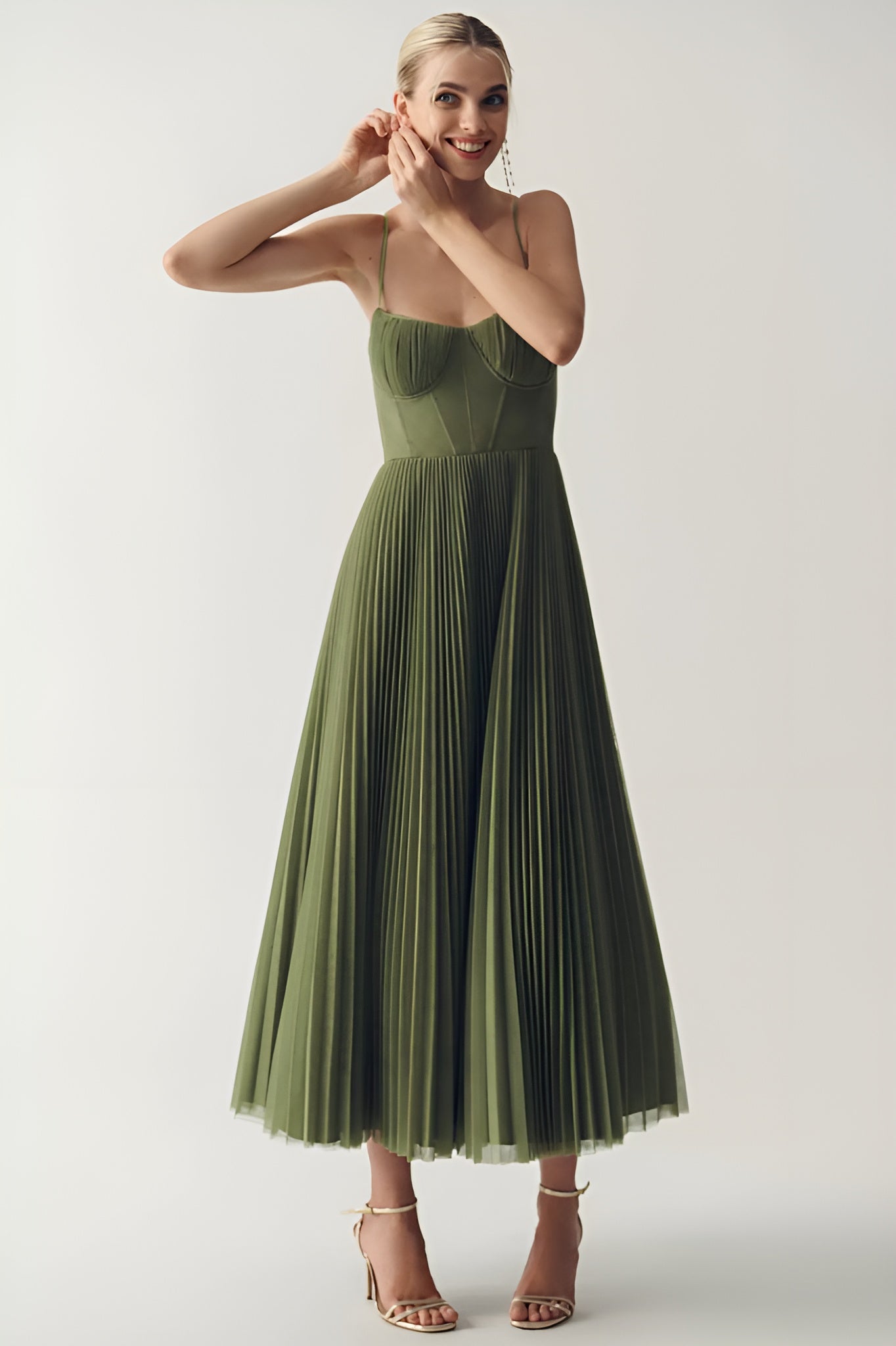 Thalia™ | Robe élégante et moderne avec dos nu