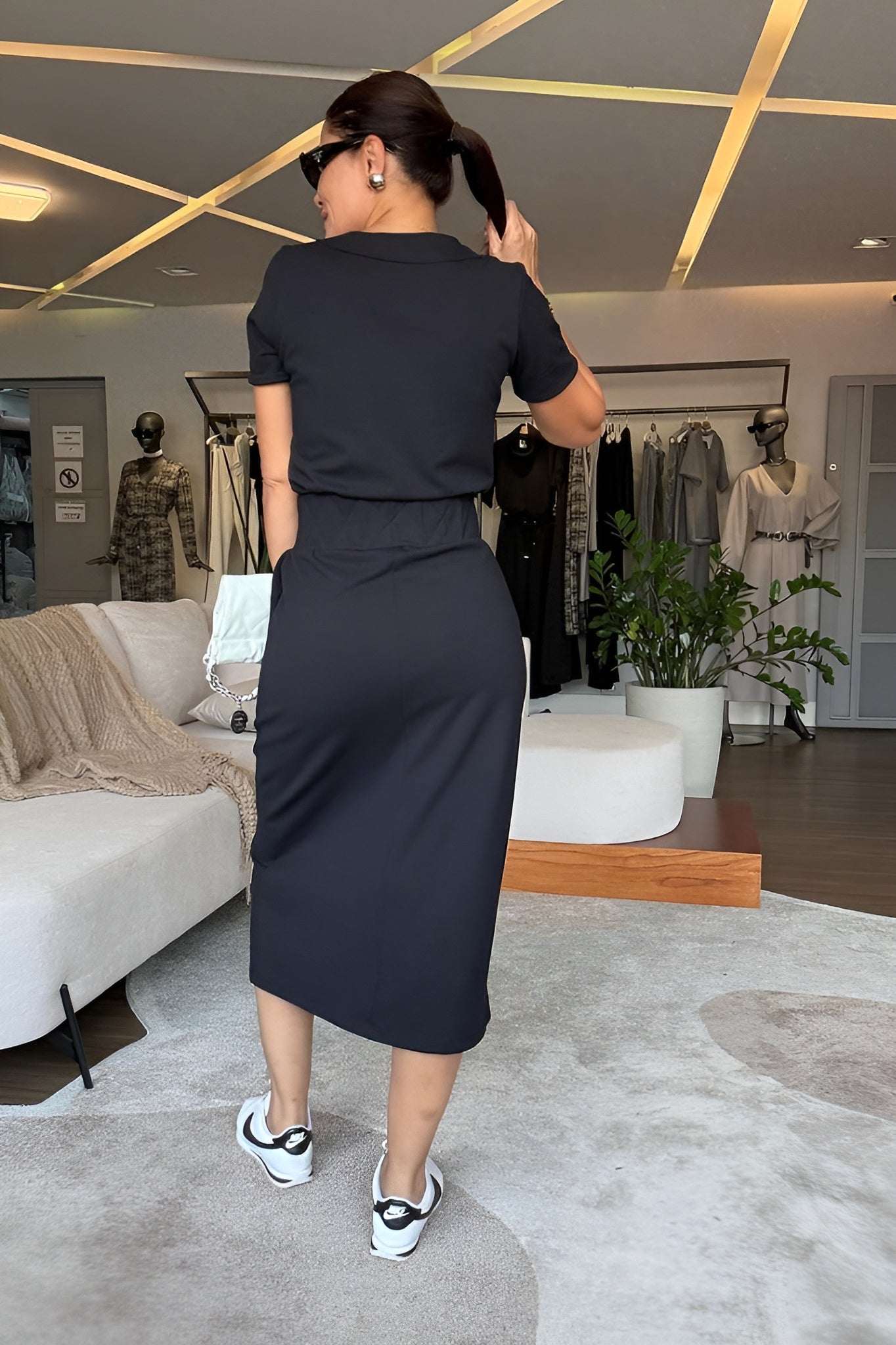 Clémence™ | Ensemble élégant haut et jupe à col en V