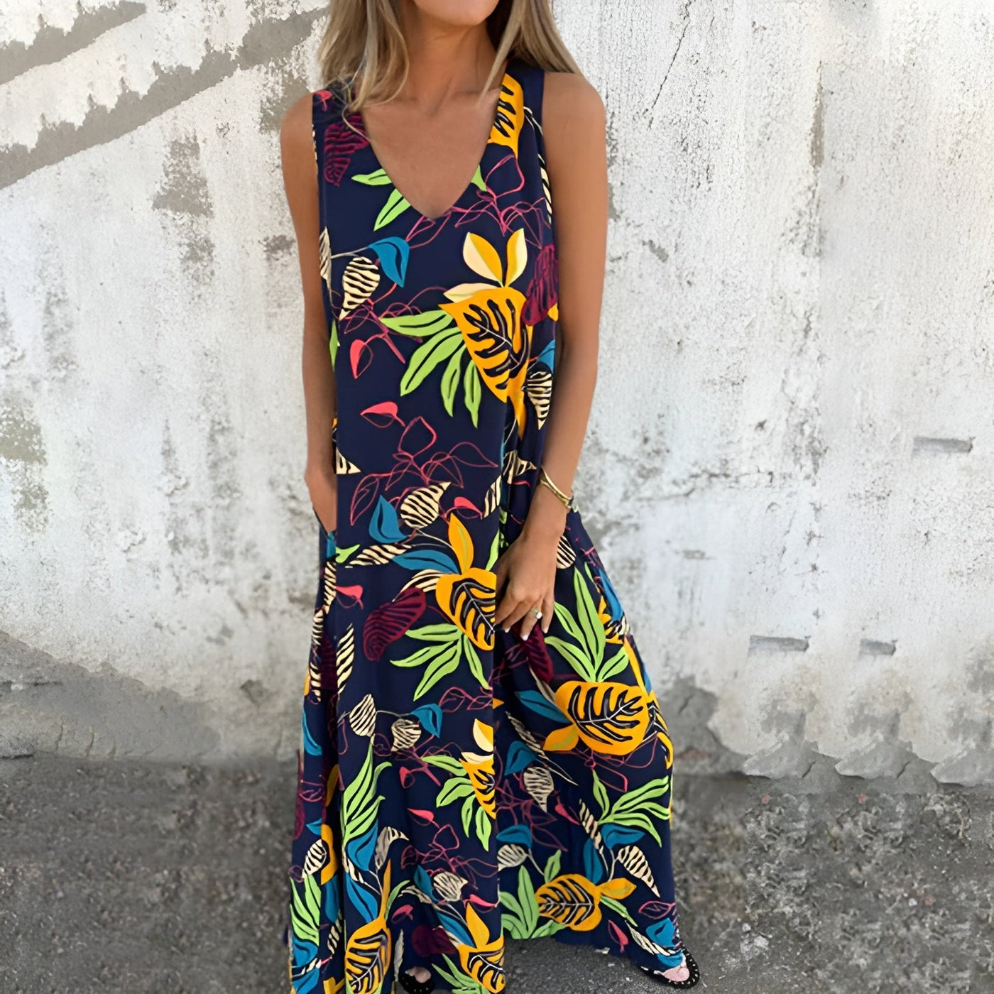 Felicia™ | Robe longue à encolure en V