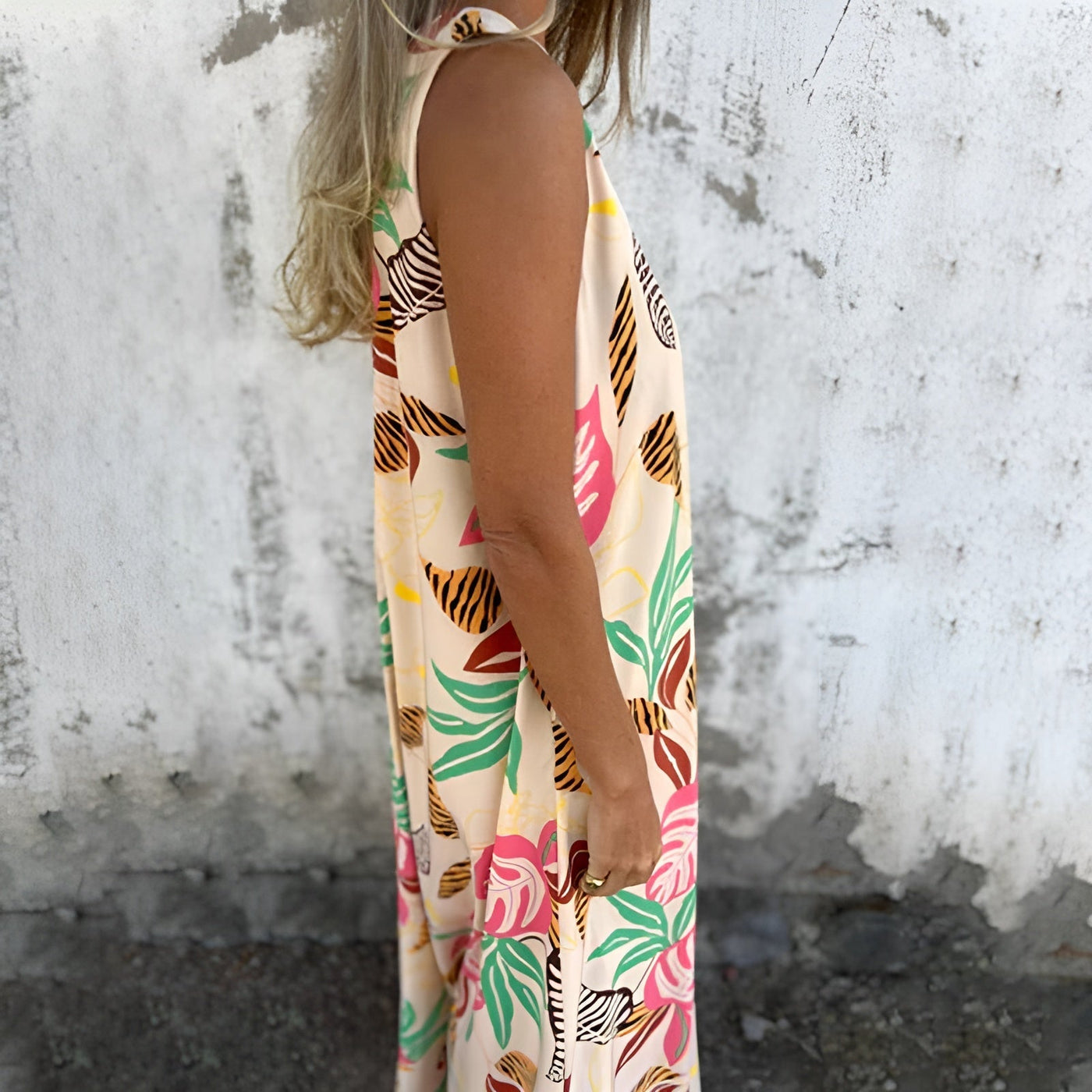 Felicia™ | Robe longue à encolure en V